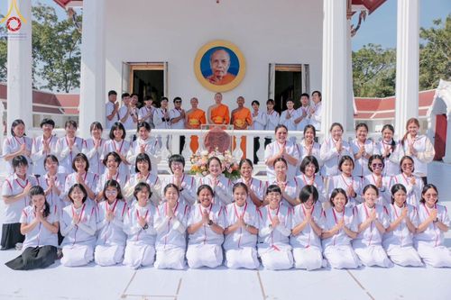 ภาพ No.205629:V.53 สารพัดV สารพัดดี ที่วัดโบสถ์บน ในโครงการธรรมยาตรา กตัญญูบูชา มหาปูชนียาจารย์ พระมงคลเทพมุนี(สด จนฺทสโร) พระผู้ปราบมาร อนุสรณ์สถาน 7 แห่ง ปีที่ 13 ระหว่างวันที่ 2-31 มกราคม พ.ศ. 2568