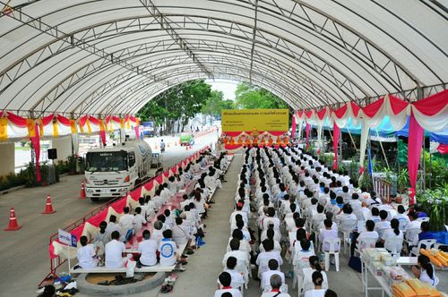 ภาพ No.24348:ประมวลภาพพิธีหล่อเทียนพรรษามหามงคลและพิธีถวายเทียนพรรษาแด่วัดทั่วประเทศ