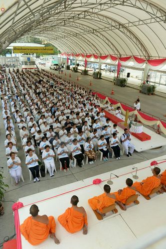 ภาพ No.24349:ประมวลภาพพิธีหล่อเทียนพรรษามหามงคลและพิธีถวายเทียนพรรษาแด่วัดทั่วประเทศ