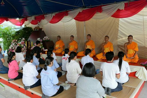 ภาพ No.24360:ประมวลภาพพิธีหล่อเทียนพรรษามหามงคลและพิธีถวายเทียนพรรษาแด่วัดทั่วประเทศ