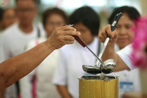 ภาพ No.24362:ประมวลภาพพิธีหล่อเทียนพรรษามหามงคลและพิธีถวายเทียนพรรษาแด่วัดทั่วประเทศ