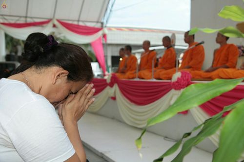 ภาพ No.24378:ประมวลภาพพิธีหล่อเทียนพรรษามหามงคลและพิธีถวายเทียนพรรษาแด่วัดทั่วประเทศ