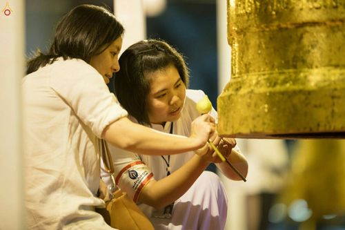 ภาพ No.27601:พิธีปิดแผ่นทองระฆังธรรม เข้าสู่ยุคชาวศิวิไลซ์และพิธีสวดธัมมจักกัปปวัตนสูตร