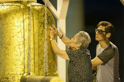 ภาพ No.27594:พิธีปิดแผ่นทองระฆังธรรม เข้าสู่ยุคชาวศิวิไลซ์และพิธีสวดธัมมจักกัปปวัตนสูตร