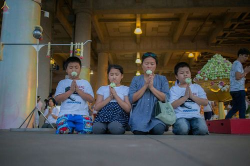 ภาพ No.27596:พิธีปิดแผ่นทองระฆังธรรม เข้าสู่ยุคชาวศิวิไลซ์และพิธีสวดธัมมจักกัปปวัตนสูตร