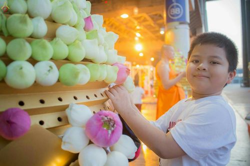 ภาพ No.27597:พิธีปิดแผ่นทองระฆังธรรม เข้าสู่ยุคชาวศิวิไลซ์และพิธีสวดธัมมจักกัปปวัตนสูตร