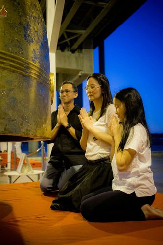 ภาพ No.27600:พิธีปิดแผ่นทองระฆังธรรม เข้าสู่ยุคชาวศิวิไลซ์และพิธีสวดธัมมจักกัปปวัตนสูตร