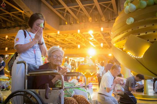 ภาพ No.27604:พิธีปิดแผ่นทองระฆังธรรม เข้าสู่ยุคชาวศิวิไลซ์และพิธีสวดธัมมจักกัปปวัตนสูตร