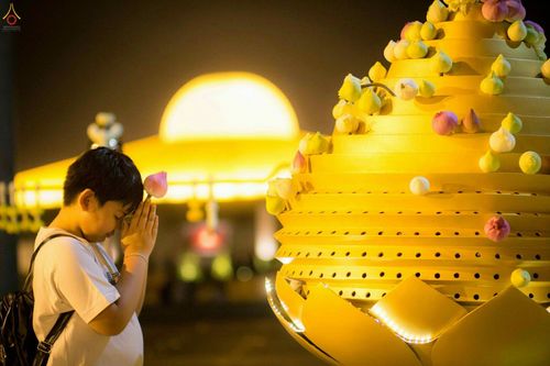 ภาพ No.27605:พิธีปิดแผ่นทองระฆังธรรม เข้าสู่ยุคชาวศิวิไลซ์และพิธีสวดธัมมจักกัปปวัตนสูตร