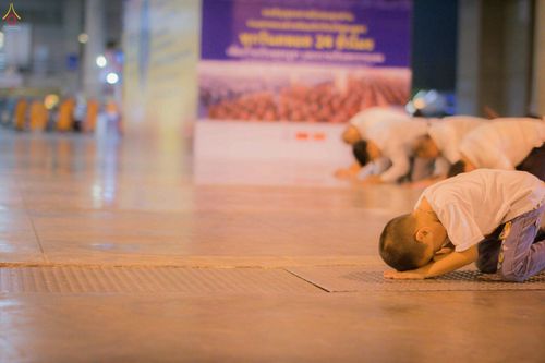 ภาพ No.27610:พิธีปิดแผ่นทองระฆังธรรม เข้าสู่ยุคชาวศิวิไลซ์และพิธีสวดธัมมจักกัปปวัตนสูตร