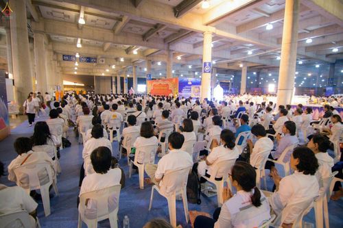 ภาพ No.27632:พิธีปิดแผ่นทองระฆังธรรม เข้าสู่ยุคชาวศิวิไลซ์และพิธีสวดธัมมจักกัปปวัตนสูตร