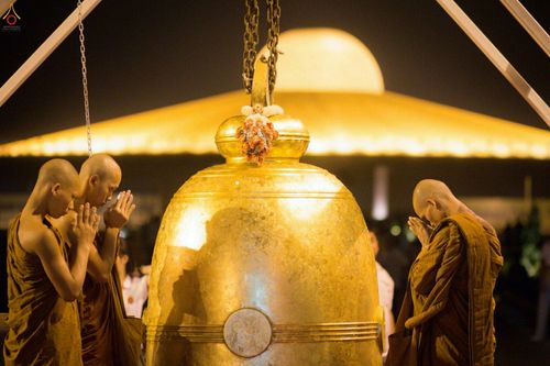 ภาพ No.27640:พิธีปิดแผ่นทองระฆังธรรม เข้าสู่ยุคชาวศิวิไลซ์และพิธีสวดธัมมจักกัปปวัตนสูตร