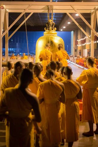 ภาพ No.27642:พิธีปิดแผ่นทองระฆังธรรม เข้าสู่ยุคชาวศิวิไลซ์และพิธีสวดธัมมจักกัปปวัตนสูตร