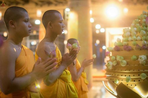 ภาพ No.27644:พิธีปิดแผ่นทองระฆังธรรม เข้าสู่ยุคชาวศิวิไลซ์และพิธีสวดธัมมจักกัปปวัตนสูตร