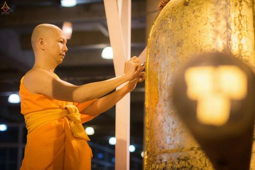 ภาพ No.27648:พิธีปิดแผ่นทองระฆังธรรม เข้าสู่ยุคชาวศิวิไลซ์และพิธีสวดธัมมจักกัปปวัตนสูตร