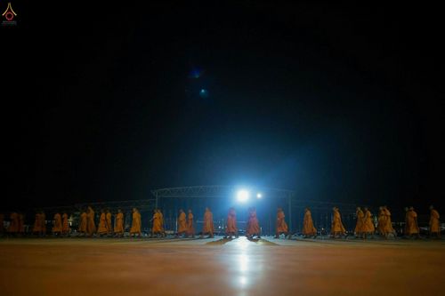 ภาพ No.27649:พิธีปิดแผ่นทองระฆังธรรม เข้าสู่ยุคชาวศิวิไลซ์และพิธีสวดธัมมจักกัปปวัตนสูตร