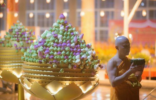 ภาพ No.27652:พิธีปิดแผ่นทองระฆังธรรม เข้าสู่ยุคชาวศิวิไลซ์และพิธีสวดธัมมจักกัปปวัตนสูตร