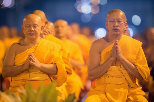 ภาพ No.27657:พิธีปิดแผ่นทองระฆังธรรม เข้าสู่ยุคชาวศิวิไลซ์และพิธีสวดธัมมจักกัปปวัตนสูตร