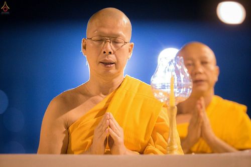 ภาพ No.27661:พิธีปิดแผ่นทองระฆังธรรม เข้าสู่ยุคชาวศิวิไลซ์และพิธีสวดธัมมจักกัปปวัตนสูตร