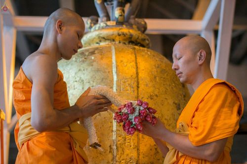 ภาพ No.27664:พิธีปิดแผ่นทองระฆังธรรม เข้าสู่ยุคชาวศิวิไลซ์และพิธีสวดธัมมจักกัปปวัตนสูตร