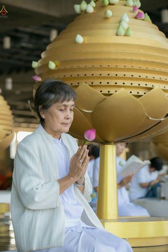 ภาพ No.27681:พิธีปิดแผ่นทองระฆังธรรม เข้าสู่ยุคชาวศิวิไลซ์และพิธีสวดธัมมจักกัปปวัตนสูตร