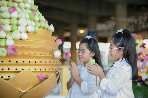 ภาพ No.27697:พิธีปิดแผ่นทองระฆังธรรม เข้าสู่ยุคชาวศิวิไลซ์และพิธีสวดธัมมจักกัปปวัตนสูตร