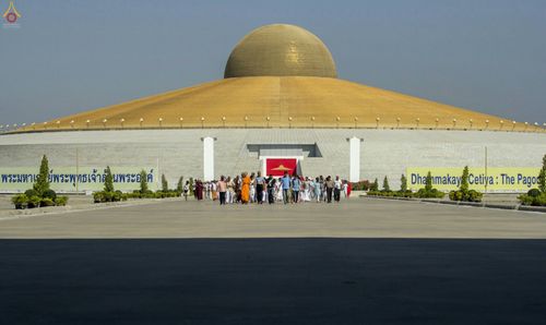 ภาพ No.27700:พิธีปิดแผ่นทองระฆังธรรม เข้าสู่ยุคชาวศิวิไลซ์และพิธีสวดธัมมจักกัปปวัตนสูตร