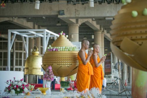 ภาพ No.27706:พิธีปิดแผ่นทองระฆังธรรม เข้าสู่ยุคชาวศิวิไลซ์และพิธีสวดธัมมจักกัปปวัตนสูตร