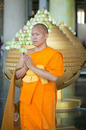 ภาพ No.27709:พิธีปิดแผ่นทองระฆังธรรม เข้าสู่ยุคชาวศิวิไลซ์และพิธีสวดธัมมจักกัปปวัตนสูตร