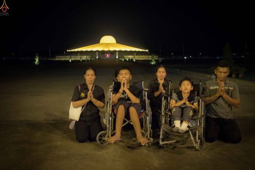 ภาพ No.27714:พิธีปิดแผ่นทองระฆังธรรม เข้าสู่ยุคชาวศิวิไลซ์และพิธีสวดธัมมจักกัปปวัตนสูตร