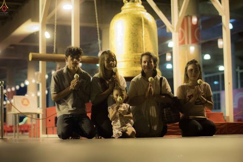 ภาพ No.27733:พิธีปิดแผ่นทองระฆังธรรม เข้าสู่ยุคชาวศิวิไลซ์และพิธีสวดธัมมจักกัปปวัตนสูตร