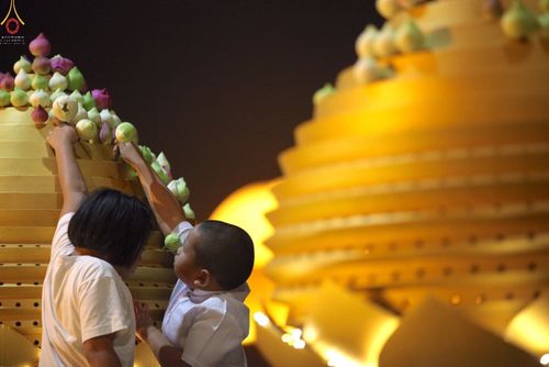 ภาพ No.27732:พิธีปิดแผ่นทองระฆังธรรม เข้าสู่ยุคชาวศิวิไลซ์และพิธีสวดธัมมจักกัปปวัตนสูตร