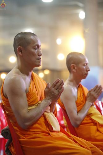 ภาพ No.27735:พิธีปิดแผ่นทองระฆังธรรม เข้าสู่ยุคชาวศิวิไลซ์และพิธีสวดธัมมจักกัปปวัตนสูตร