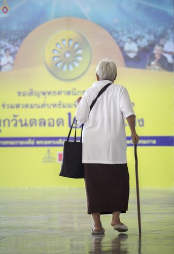 ภาพ No.27744:พิธีปิดแผ่นทองระฆังธรรม เข้าสู่ยุคชาวศิวิไลซ์และพิธีสวดธัมมจักกัปปวัตนสูตร