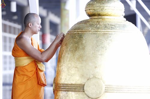 ภาพ No.27756:พิธีปิดแผ่นทองระฆังธรรม เข้าสู่ยุคชาวศิวิไลซ์และพิธีสวดธัมมจักกัปปวัตนสูตร