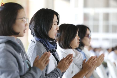 ภาพ No.27761:พิธีปิดแผ่นทองระฆังธรรม เข้าสู่ยุคชาวศิวิไลซ์และพิธีสวดธัมมจักกัปปวัตนสูตร