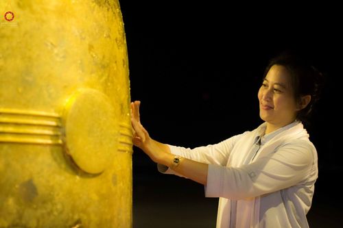 ภาพ No.27770:พิธีปิดแผ่นทองระฆังธรรม เข้าสู่ยุคชาวศิวิไลซ์และพิธีสวดธัมมจักกัปปวัตนสูตร