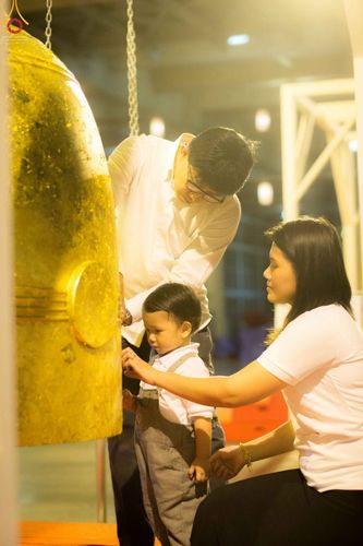 ภาพ No.27784:พิธีปิดแผ่นทองระฆังธรรม เข้าสู่ยุคชาวศิวิไลซ์และพิธีสวดธัมมจักกัปปวัตนสูตร