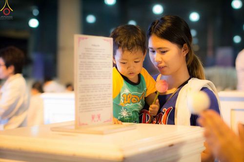 ภาพ No.27778:พิธีปิดแผ่นทองระฆังธรรม เข้าสู่ยุคชาวศิวิไลซ์และพิธีสวดธัมมจักกัปปวัตนสูตร