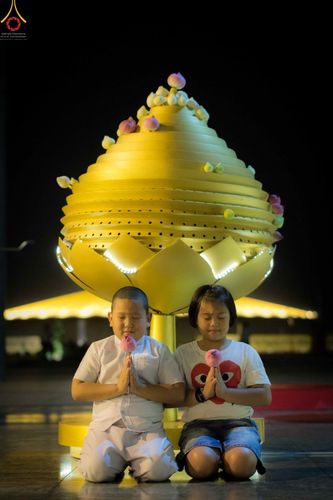 ภาพ No.27779:พิธีปิดแผ่นทองระฆังธรรม เข้าสู่ยุคชาวศิวิไลซ์และพิธีสวดธัมมจักกัปปวัตนสูตร