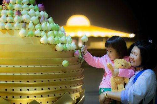 ภาพ No.27787:พิธีปิดแผ่นทองระฆังธรรม เข้าสู่ยุคชาวศิวิไลซ์และพิธีสวดธัมมจักกัปปวัตนสูตร