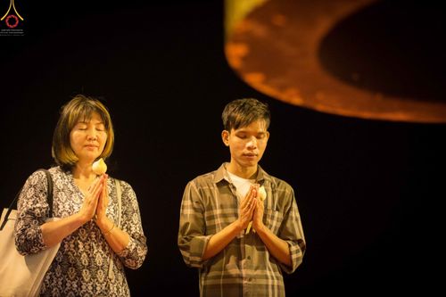 ภาพ No.27795:พิธีปิดแผ่นทองระฆังธรรม เข้าสู่ยุคชาวศิวิไลซ์และพิธีสวดธัมมจักกัปปวัตนสูตร