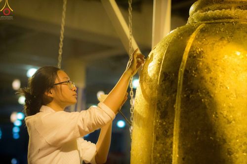 ภาพ No.27809:พิธีปิดแผ่นทองระฆังธรรม เข้าสู่ยุคชาวศิวิไลซ์และพิธีสวดธัมมจักกัปปวัตนสูตร