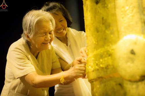 ภาพ No.27813:พิธีปิดแผ่นทองระฆังธรรม เข้าสู่ยุคชาวศิวิไลซ์และพิธีสวดธัมมจักกัปปวัตนสูตร