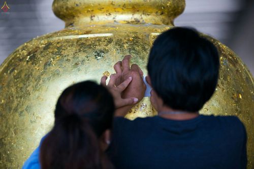 ภาพ No.27830:พิธีปิดแผ่นทองระฆังธรรม เข้าสู่ยุคชาวศิวิไลซ์และพิธีสวดธัมมจักกัปปวัตนสูตร