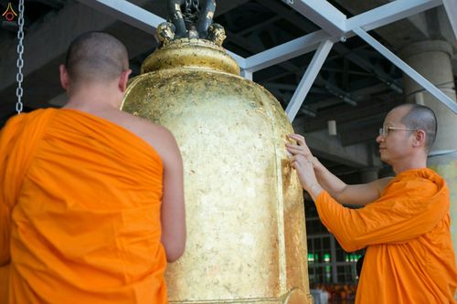 ภาพ No.27842:พิธีปิดแผ่นทองระฆังธรรม เข้าสู่ยุคชาวศิวิไลซ์และพิธีสวดธัมมจักกัปปวัตนสูตร
