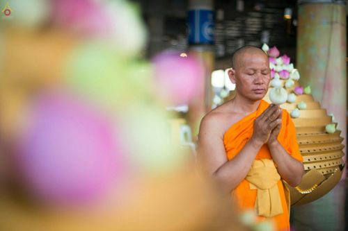 ภาพ No.27844:พิธีปิดแผ่นทองระฆังธรรม เข้าสู่ยุคชาวศิวิไลซ์และพิธีสวดธัมมจักกัปปวัตนสูตร