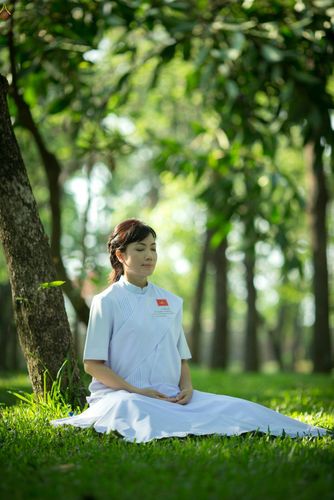 ภาพ No.23364:อุบาสิกา สตรีผู้นั่งใกล้พระรัตนตรัย