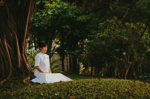 ภาพ No.23388:อุบาสิกา สตรีผู้นั่งใกล้พระรัตนตรัย