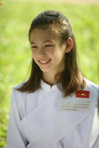 ภาพ No.23408:อุบาสิกา สตรีผู้นั่งใกล้พระรัตนตรัย